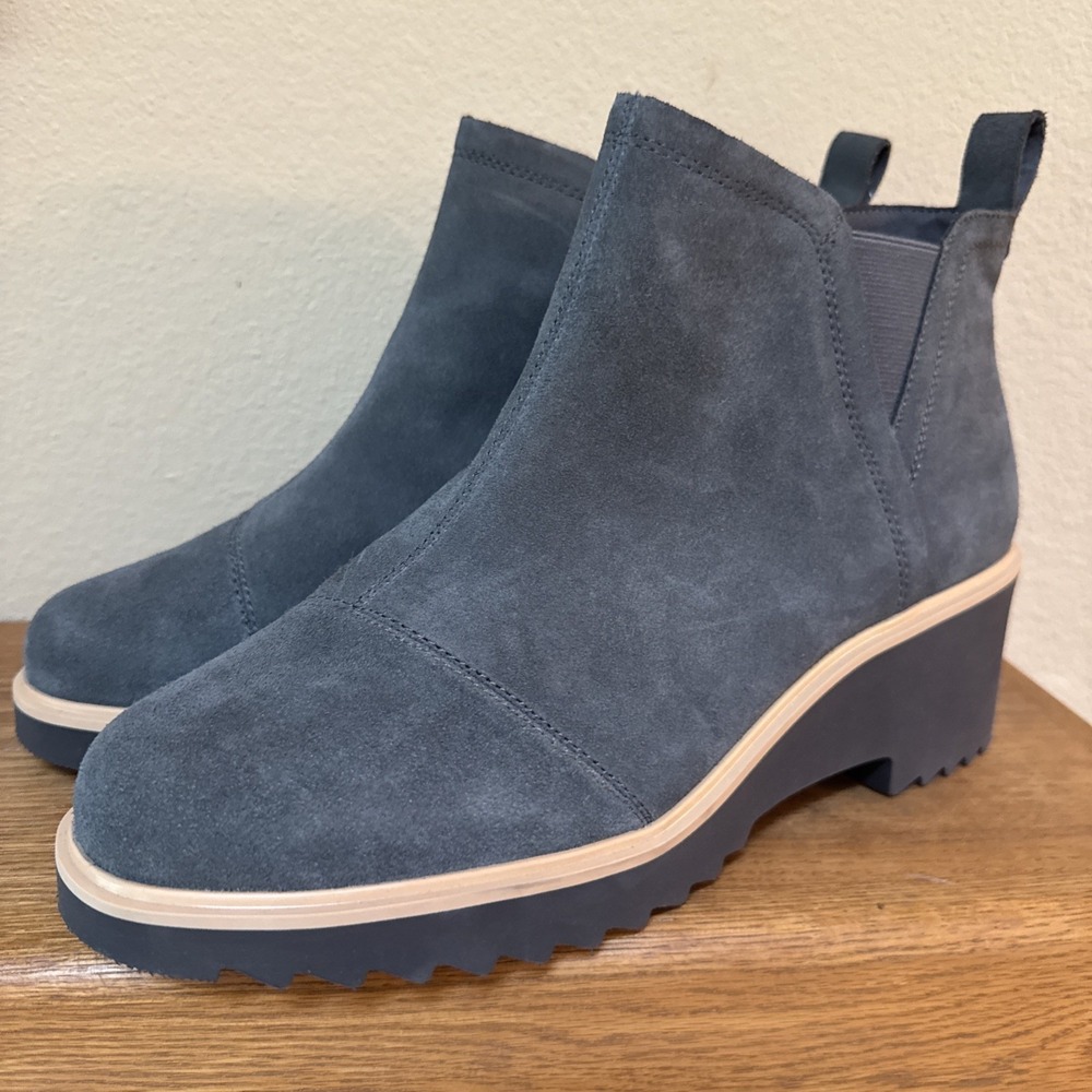 NWT TOMS Maude Zippered Wedge Boots Women's 12 WIDE Grey Casual Suede 10021699